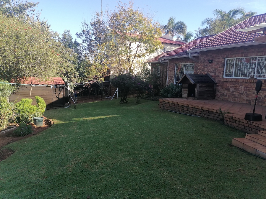 To Let 3 Bedroom Property for Rent in Roodekrans Gauteng