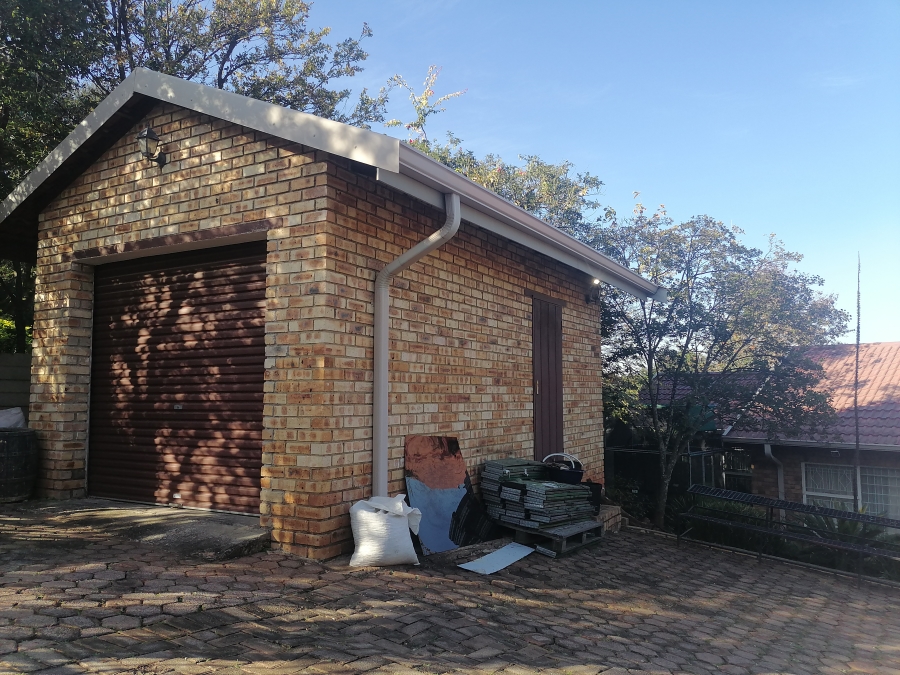 To Let 3 Bedroom Property for Rent in Roodekrans Gauteng