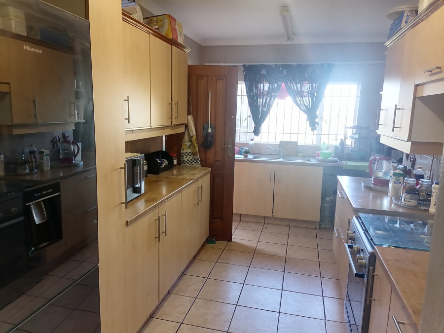 To Let 3 Bedroom Property for Rent in Roodekrans Gauteng