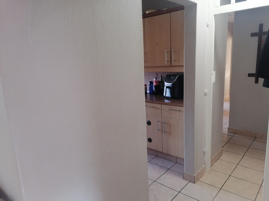 To Let 3 Bedroom Property for Rent in Roodekrans Gauteng