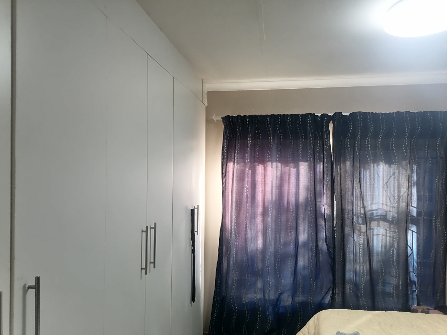 To Let 3 Bedroom Property for Rent in Roodekrans Gauteng