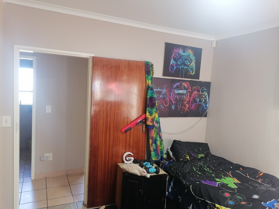 To Let 3 Bedroom Property for Rent in Roodekrans Gauteng
