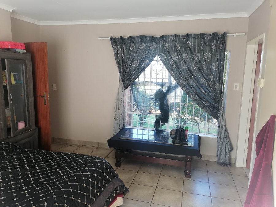 To Let 3 Bedroom Property for Rent in Roodekrans Gauteng