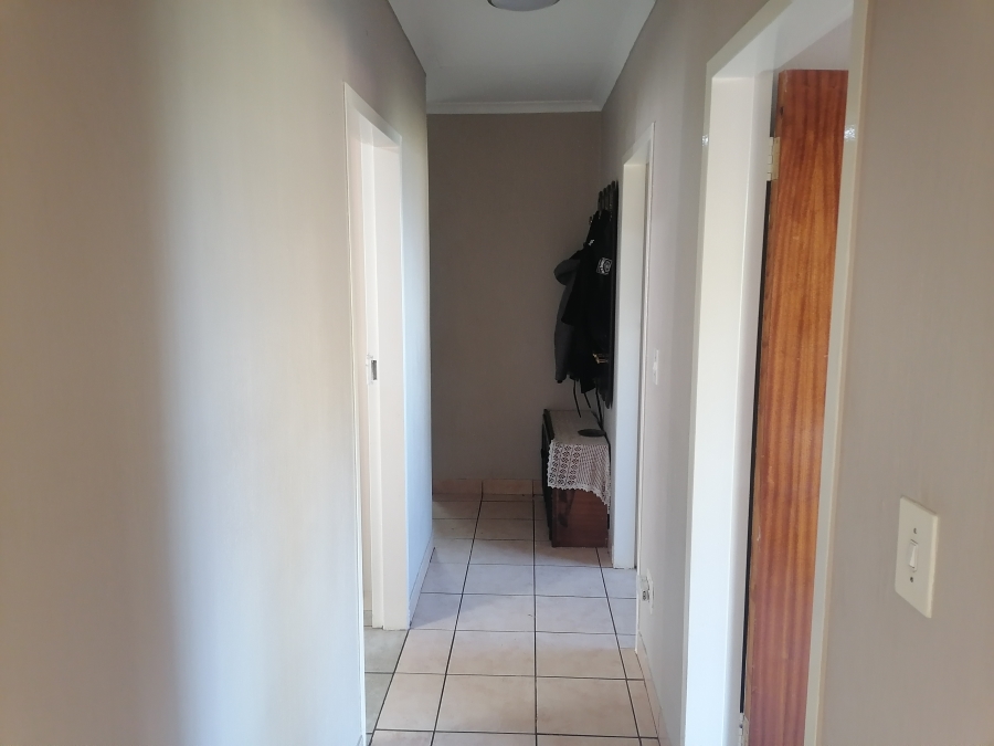 To Let 3 Bedroom Property for Rent in Roodekrans Gauteng