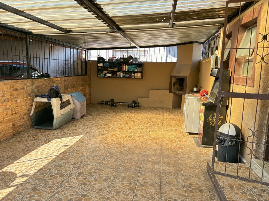 3 Bedroom Property for Sale in Georginia Gauteng