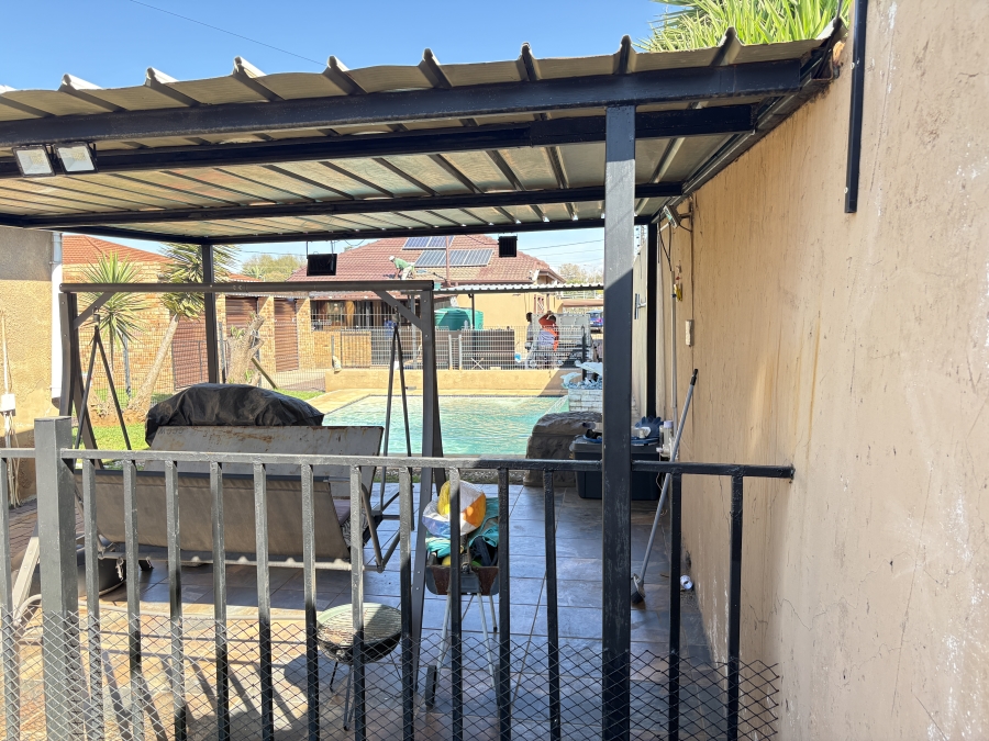 3 Bedroom Property for Sale in Georginia Gauteng
