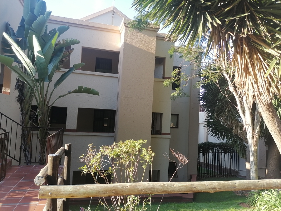 To Let 1 Bedroom Property for Rent in Constantia Kloof Gauteng