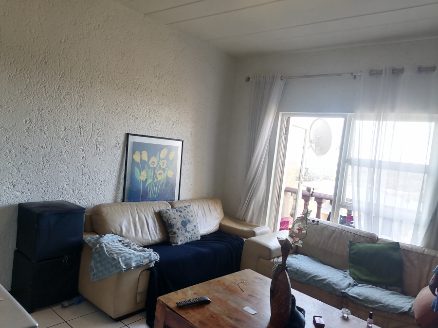To Let 1 Bedroom Property for Rent in Constantia Kloof Gauteng