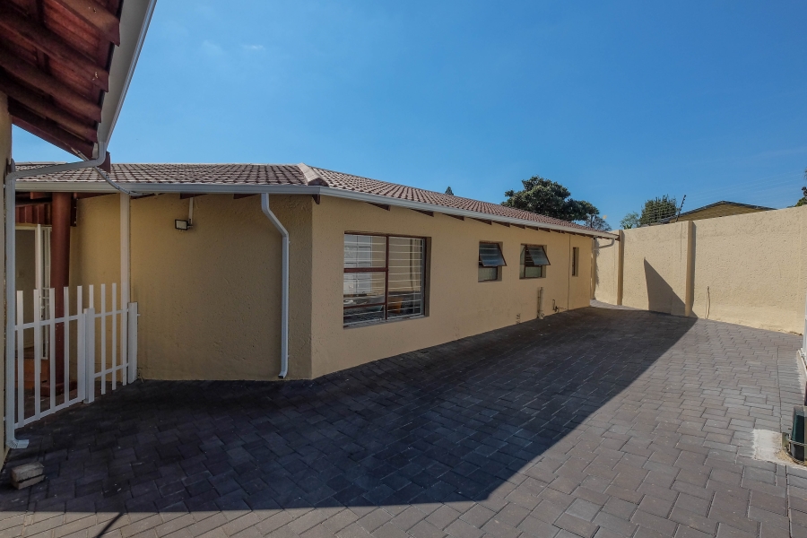 3 Bedroom Property for Sale in Bromhof Gauteng