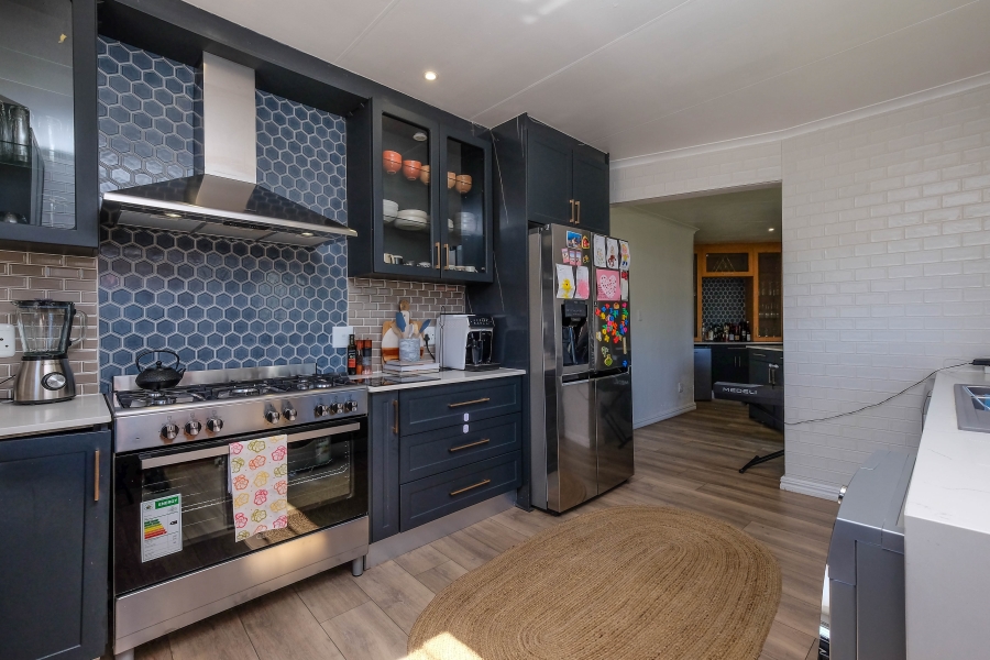 3 Bedroom Property for Sale in Bromhof Gauteng