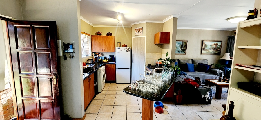 To Let 2 Bedroom Property for Rent in Rooihuiskraal North Gauteng
