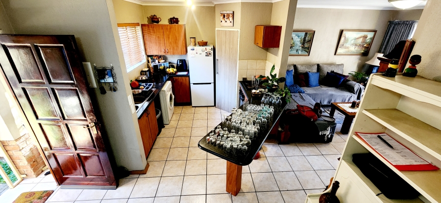 To Let 2 Bedroom Property for Rent in Rooihuiskraal North Gauteng