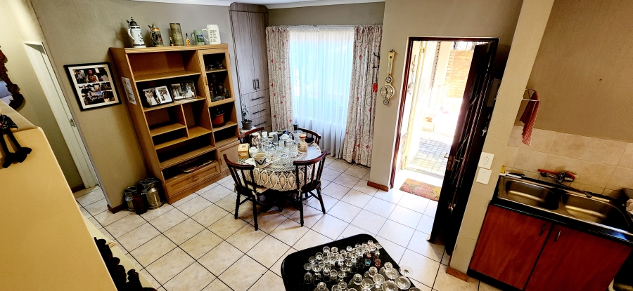To Let 2 Bedroom Property for Rent in Rooihuiskraal North Gauteng