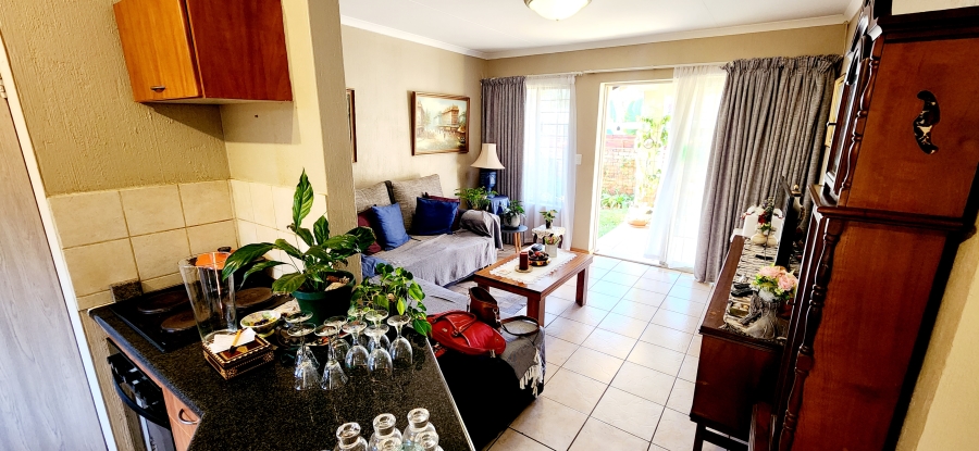 To Let 2 Bedroom Property for Rent in Rooihuiskraal North Gauteng