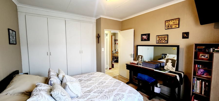 To Let 2 Bedroom Property for Rent in Rooihuiskraal North Gauteng