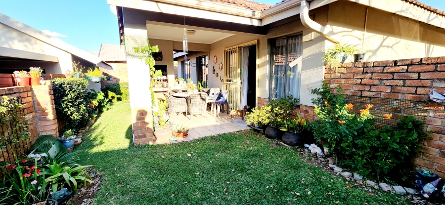 To Let 2 Bedroom Property for Rent in Rooihuiskraal North Gauteng