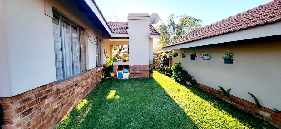 To Let 2 Bedroom Property for Rent in Rooihuiskraal North Gauteng