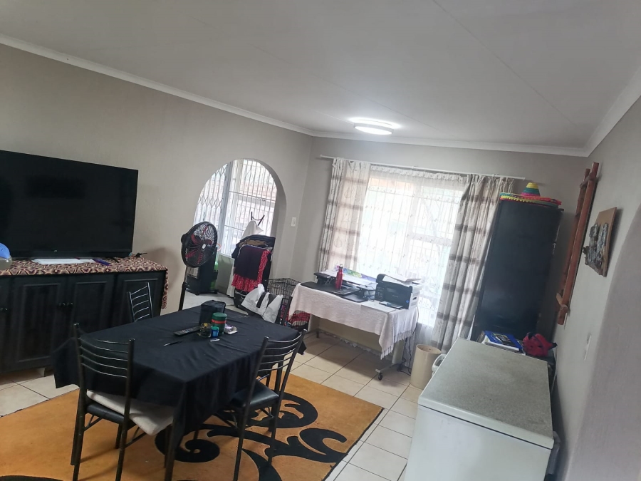 To Let 3 Bedroom Property for Rent in Roodekrans A H Gauteng
