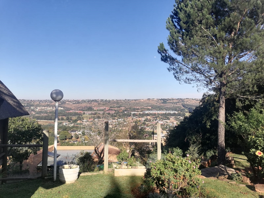 To Let 3 Bedroom Property for Rent in Roodekrans A H Gauteng