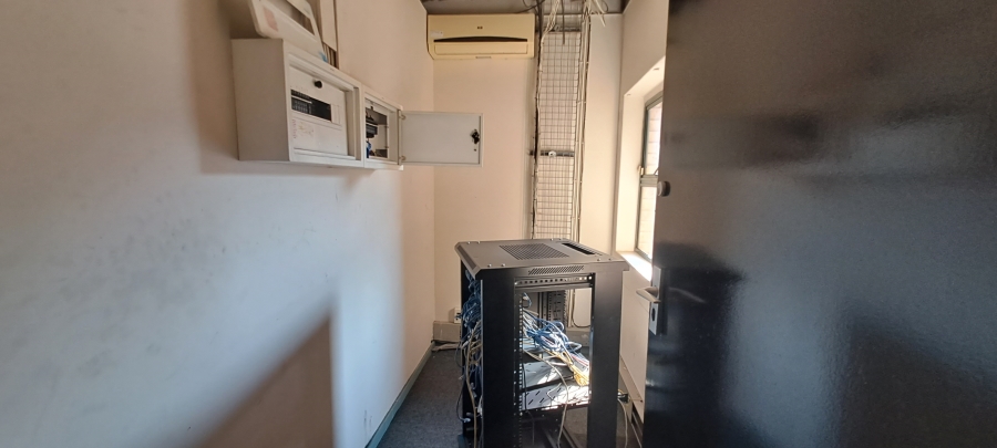 To Let commercial Property for Rent in Randjespark Gauteng