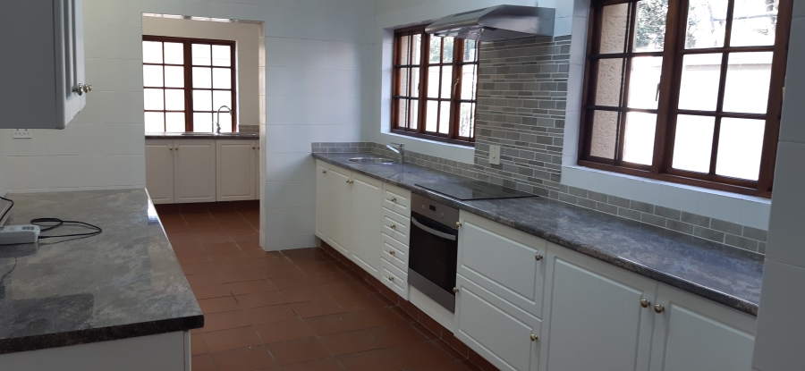 4 Bedroom Property for Sale in Nieuw Muckleneuk Gauteng