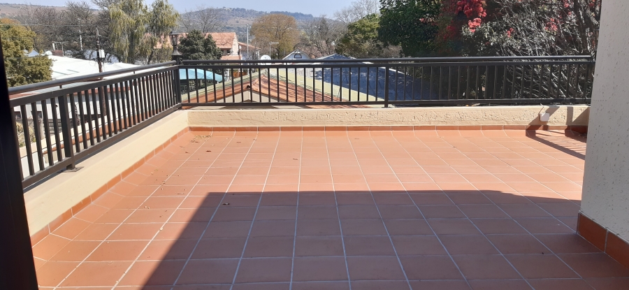 4 Bedroom Property for Sale in Nieuw Muckleneuk Gauteng