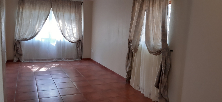 4 Bedroom Property for Sale in Nieuw Muckleneuk Gauteng