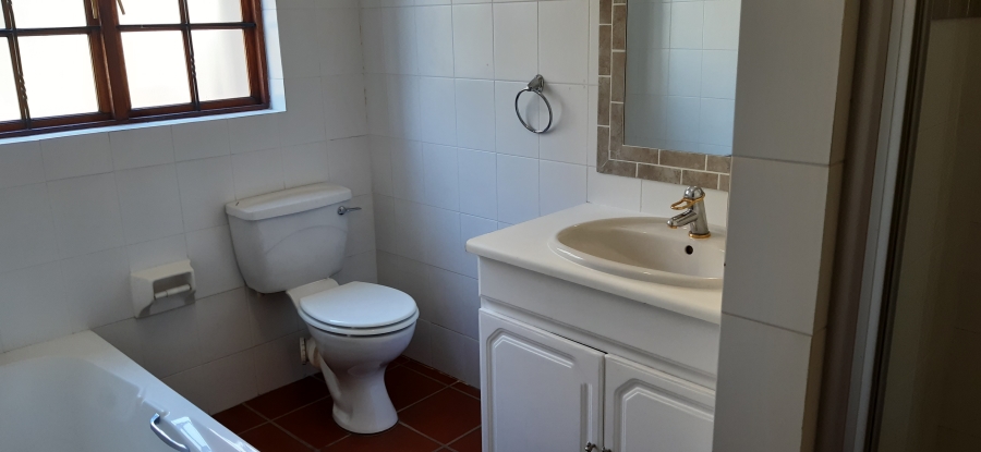 4 Bedroom Property for Sale in Nieuw Muckleneuk Gauteng