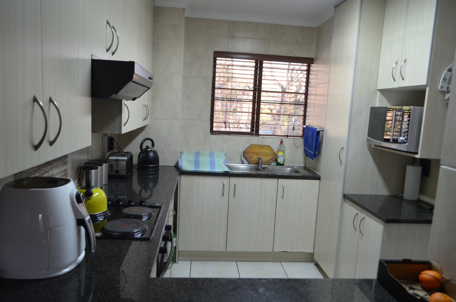 2 Bedroom Property for Sale in Sunninghill Gauteng
