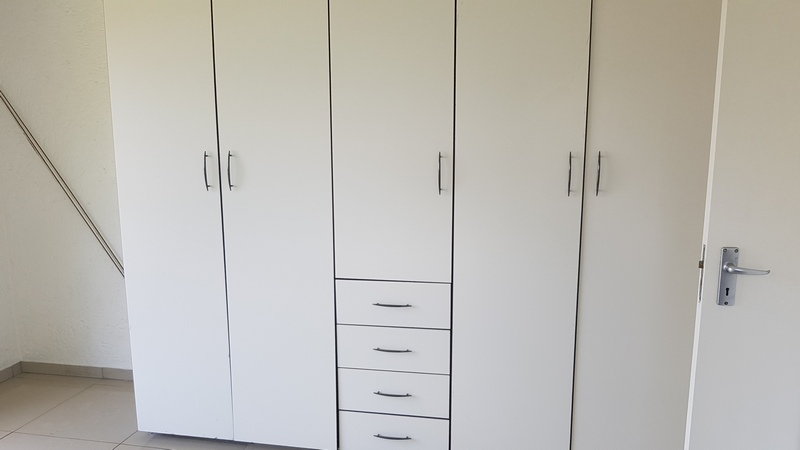 To Let 3 Bedroom Property for Rent in Helderkruin Gauteng