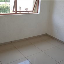 To Let 3 Bedroom Property for Rent in Helderkruin Gauteng