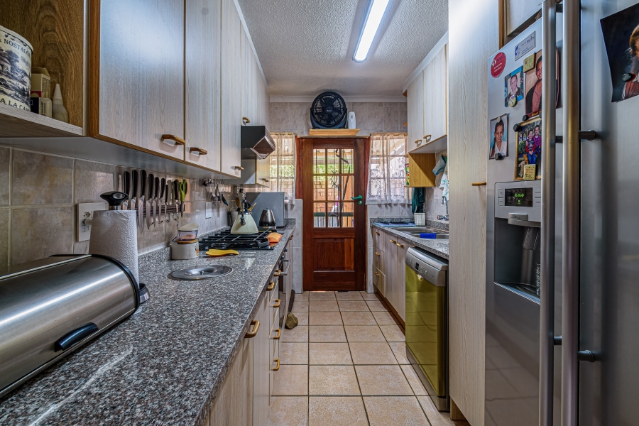 To Let 4 Bedroom Property for Rent in Die Wilgers Gauteng