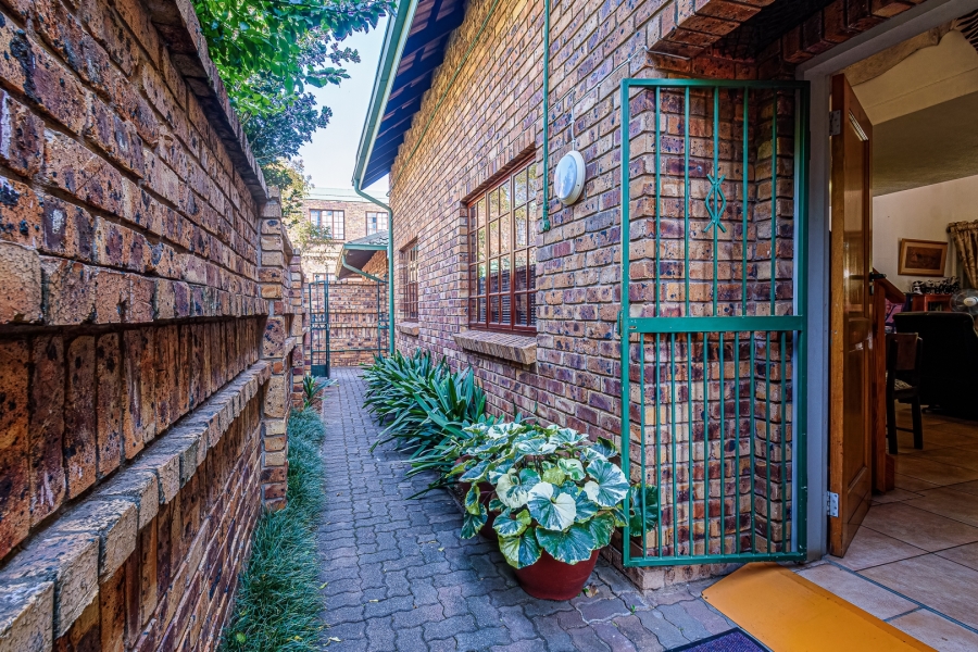 To Let 4 Bedroom Property for Rent in Die Wilgers Gauteng