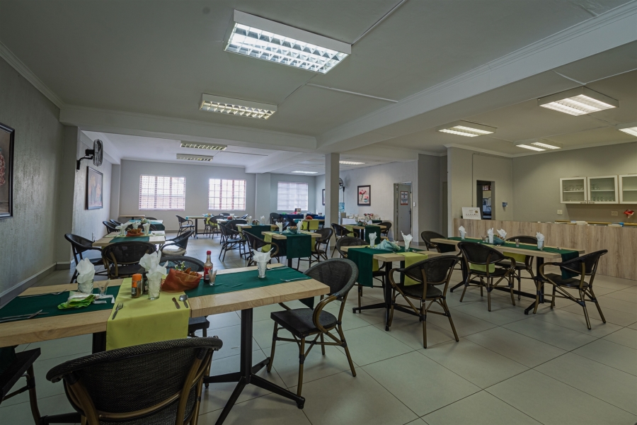 To Let 4 Bedroom Property for Rent in Die Wilgers Gauteng
