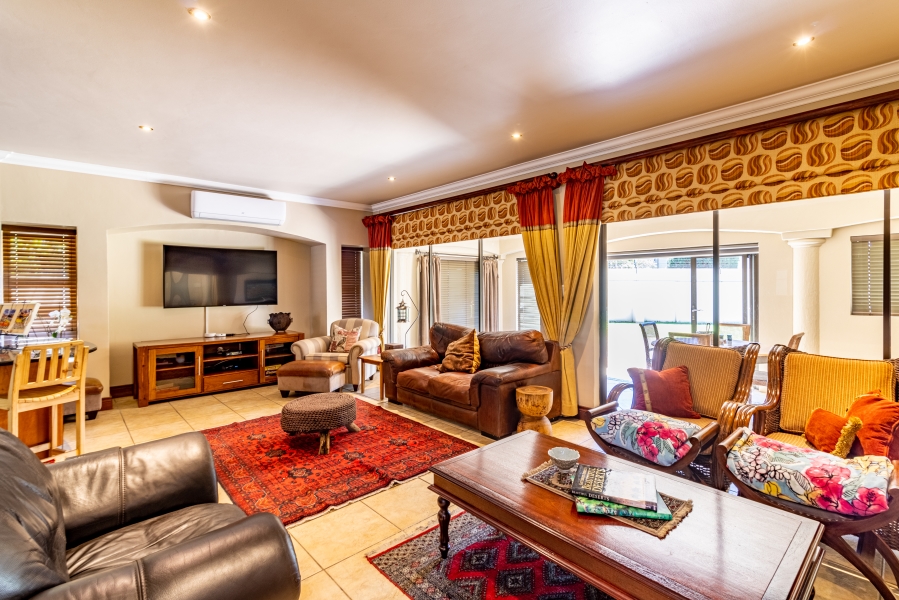 To Let 4 Bedroom Property for Rent in Silver Lakes Golf Estate Gauteng