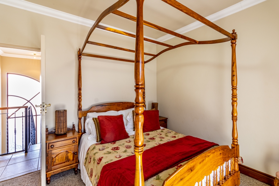 To Let 4 Bedroom Property for Rent in Silver Lakes Golf Estate Gauteng