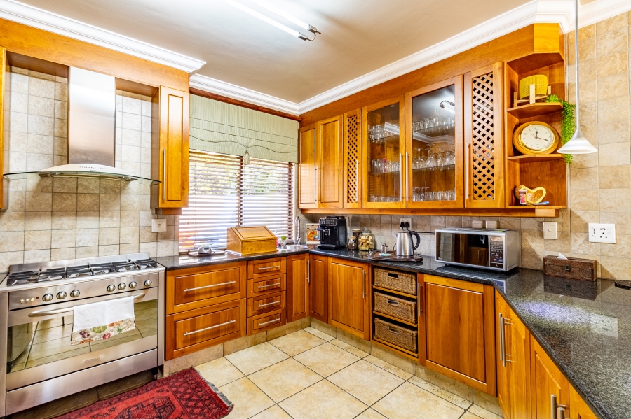 To Let 4 Bedroom Property for Rent in Silver Lakes Golf Estate Gauteng