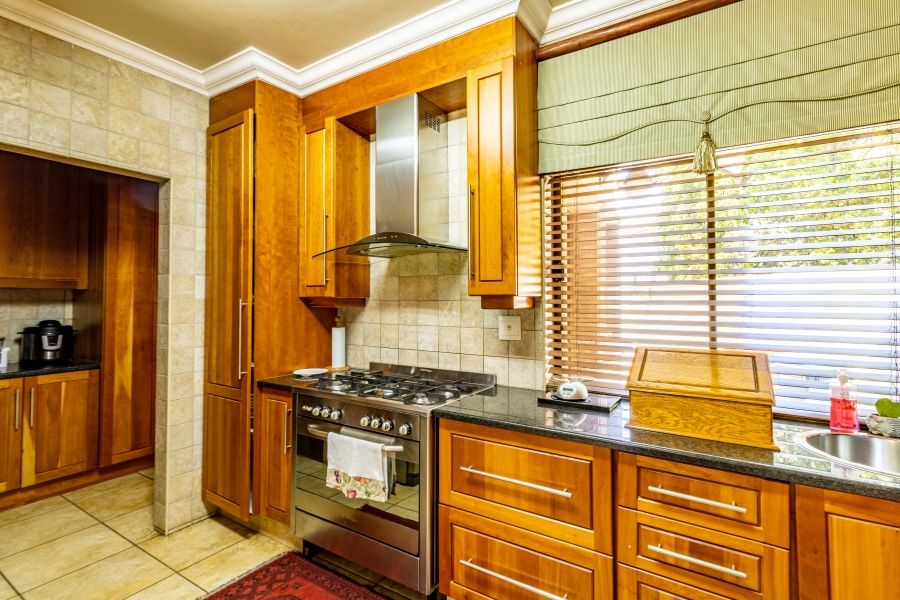 To Let 4 Bedroom Property for Rent in Silver Lakes Golf Estate Gauteng