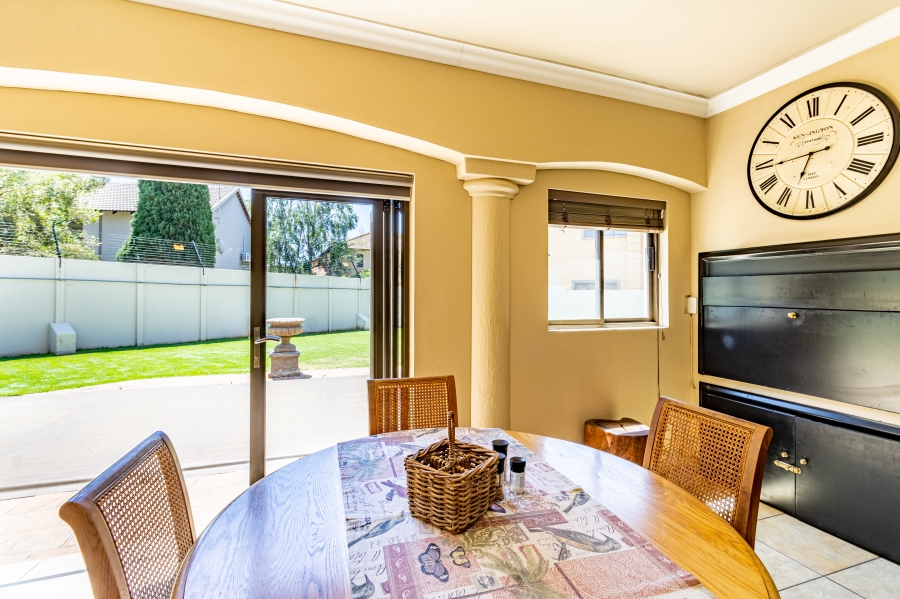 To Let 4 Bedroom Property for Rent in Silver Lakes Golf Estate Gauteng