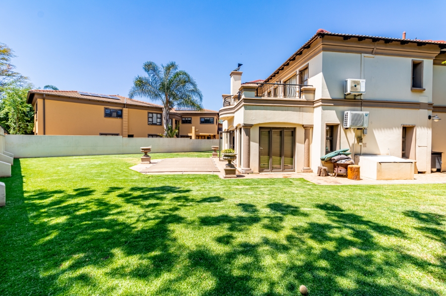 To Let 4 Bedroom Property for Rent in Silver Lakes Golf Estate Gauteng