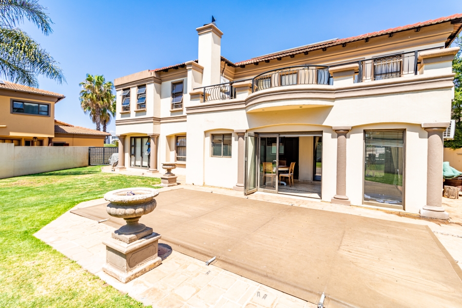 To Let 4 Bedroom Property for Rent in Silver Lakes Golf Estate Gauteng