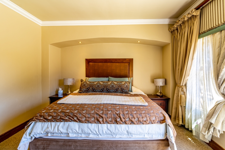 To Let 4 Bedroom Property for Rent in Silver Lakes Golf Estate Gauteng