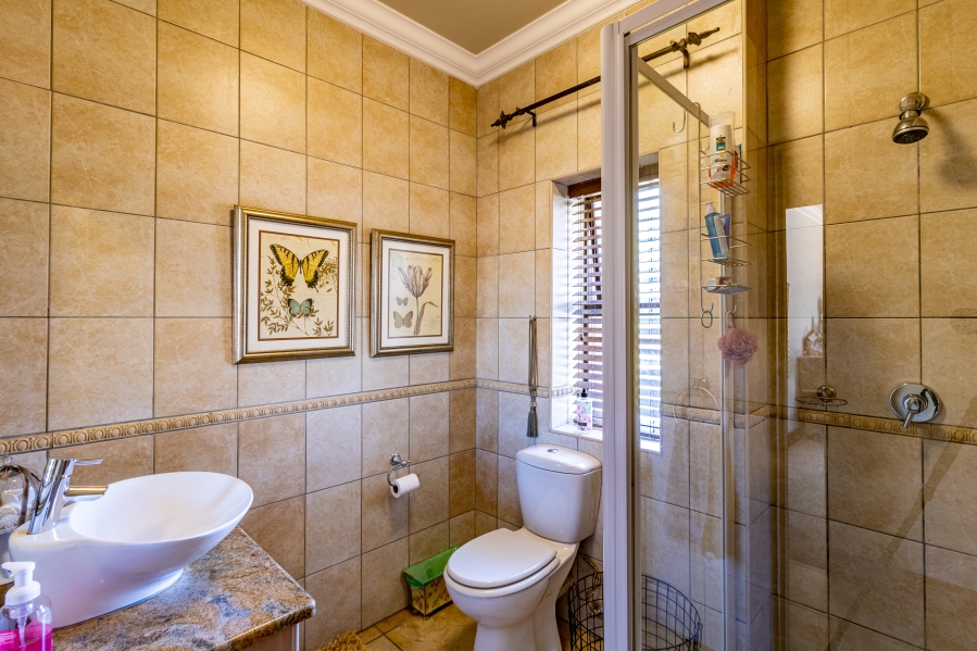 To Let 4 Bedroom Property for Rent in Silver Lakes Golf Estate Gauteng