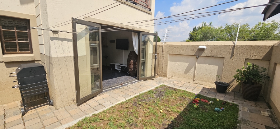 3 Bedroom Property for Sale in Edenvale Central Gauteng