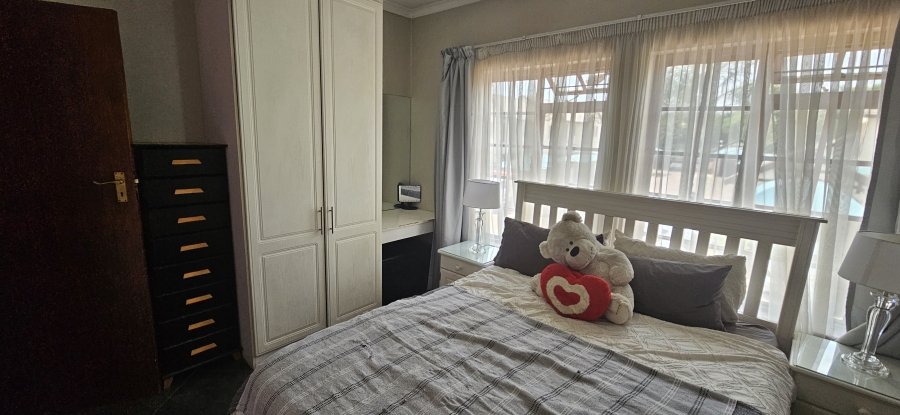 3 Bedroom Property for Sale in Edenvale Central Gauteng