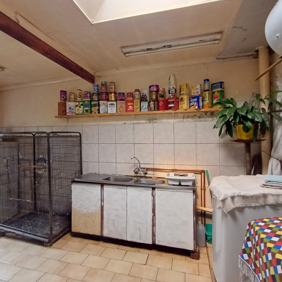 6 Bedroom Property for Sale in Sherman Park Gauteng