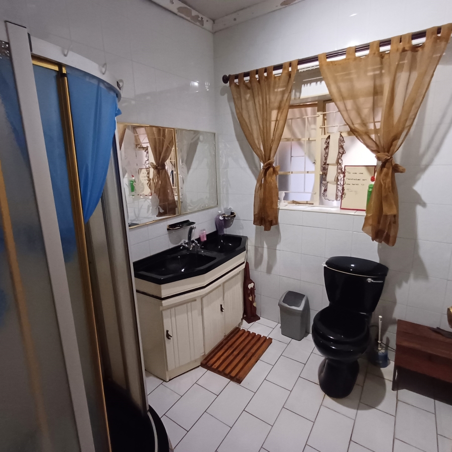 6 Bedroom Property for Sale in Sherman Park Gauteng