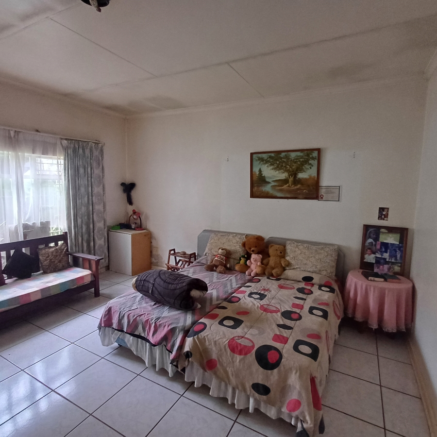 6 Bedroom Property for Sale in Sherman Park Gauteng