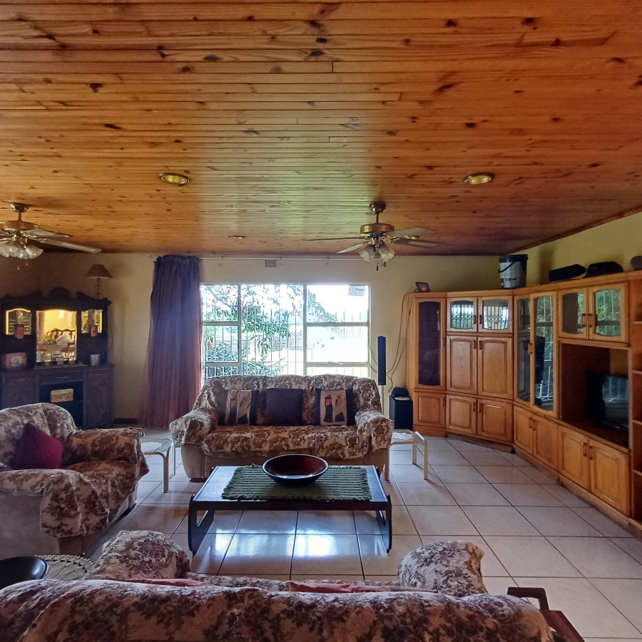 6 Bedroom Property for Sale in Sherman Park Gauteng
