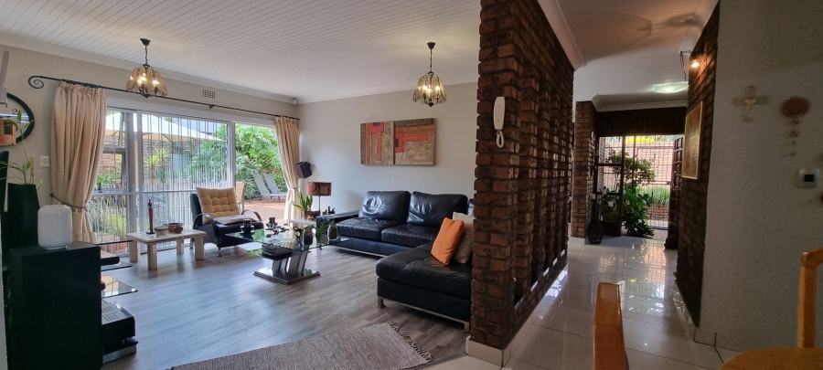 4 Bedroom Property for Sale in Sunward Park Gauteng